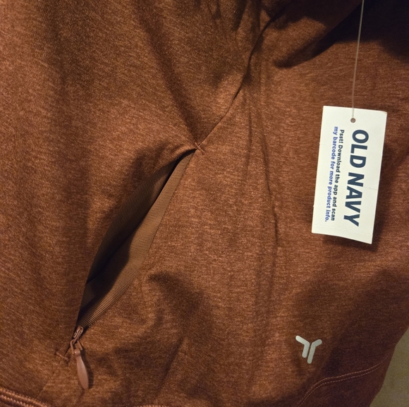 Old Navy Cozycore Crop Hoodie - Picture 4 of 5